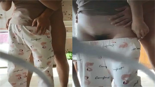 【偷拍实录】30岁清纯良家少妇的致命诱惑！湿身喘息挡不住